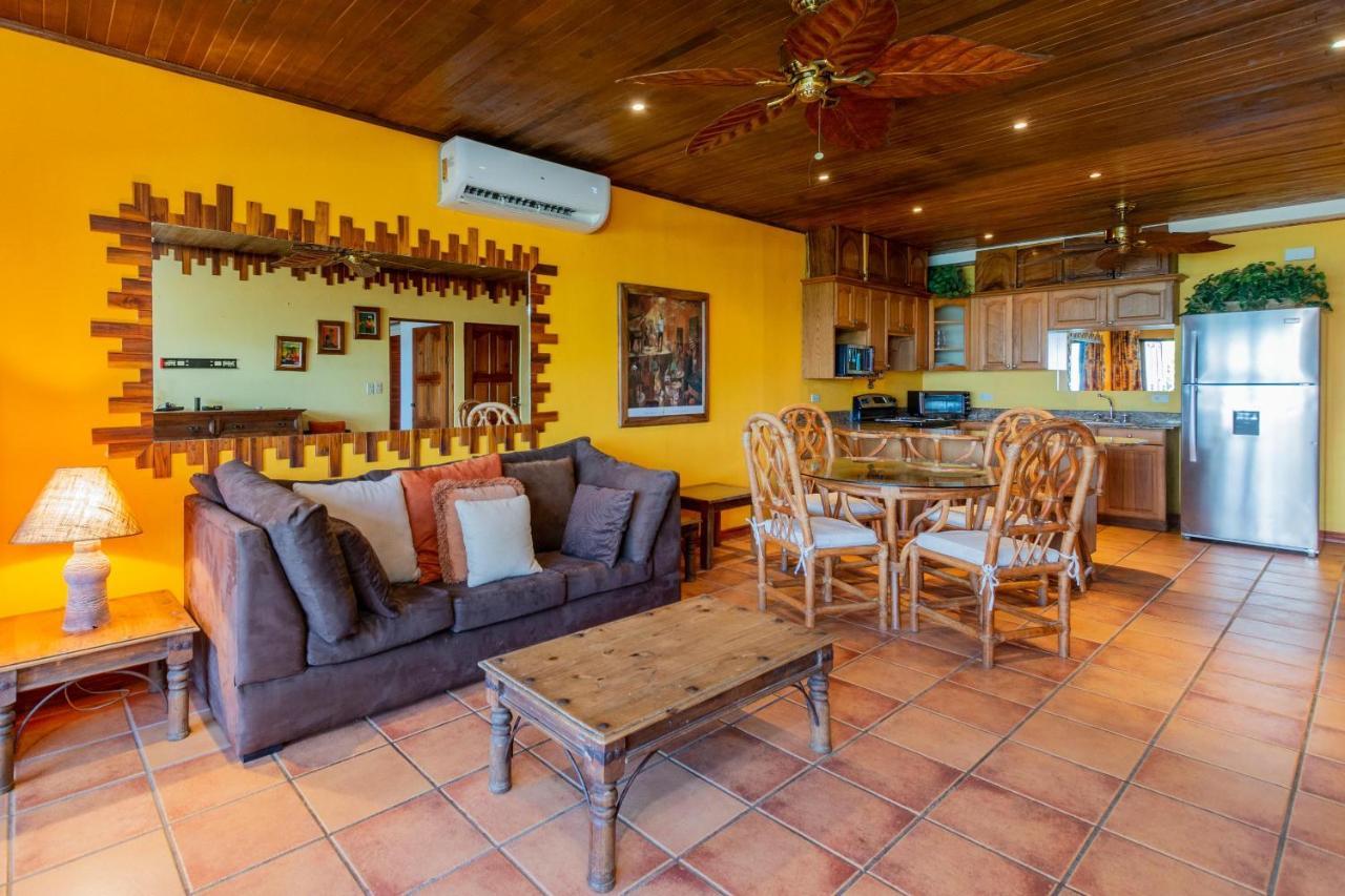Warm Interiors And Orange Hues On Ground Floor In Front Of Beach بلايا فلامنغو المظهر الخارجي الصورة