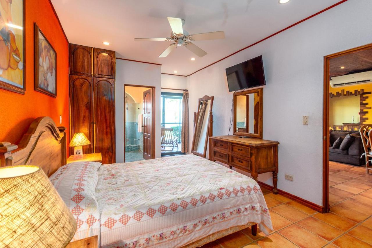 Warm Interiors And Orange Hues On Ground Floor In Front Of Beach بلايا فلامنغو المظهر الخارجي الصورة